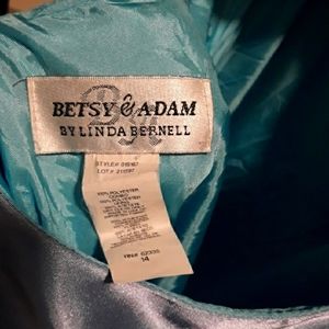 Formal mermaid colored size 14 gown.